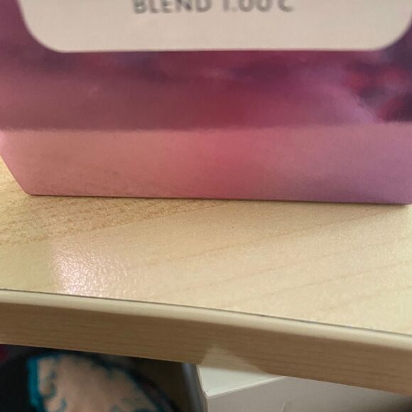 Bounce Liquid Whip Long Wear Foundation 1.00 C - Picture 2 of 3